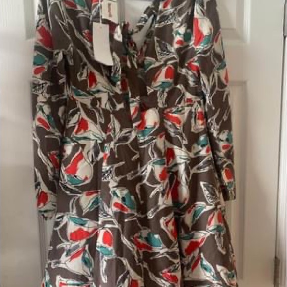 Deep V Dress - Picture 2 of 2